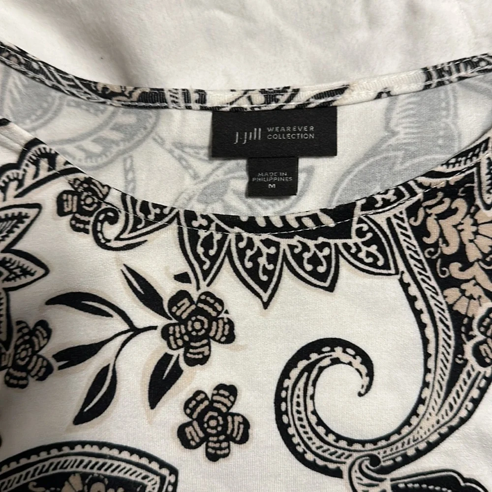 J. Jill - Wearever Collection - Black & White Paisley 3/4 Sleeve Blouse - Medium - Picture 2 of 6